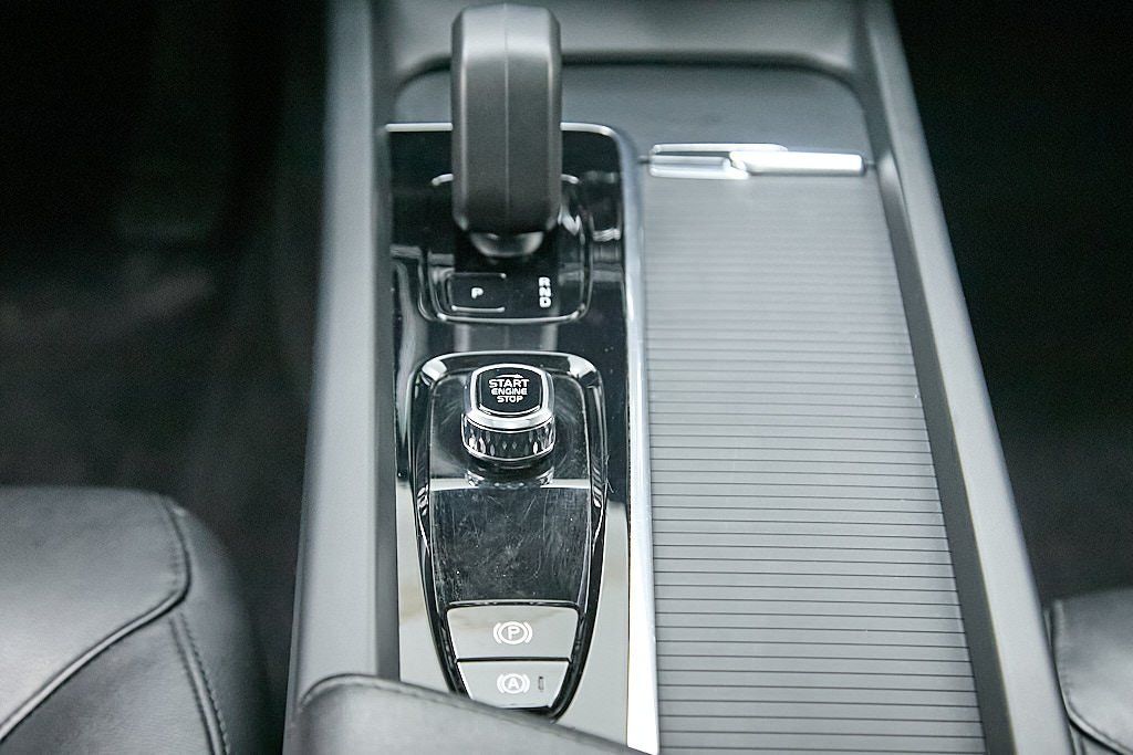 2024 VOLVO S60 - Image 29