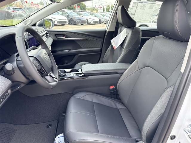 2025 Toyota Camry XLE photo 10