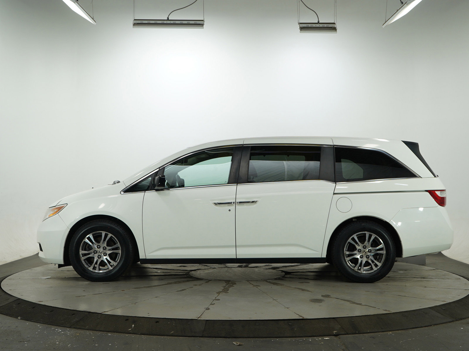 Used 2013 Honda Odyssey EX-L with VIN 5FNRL5H6XDB080533 for sale in Bloomington, Minnesota