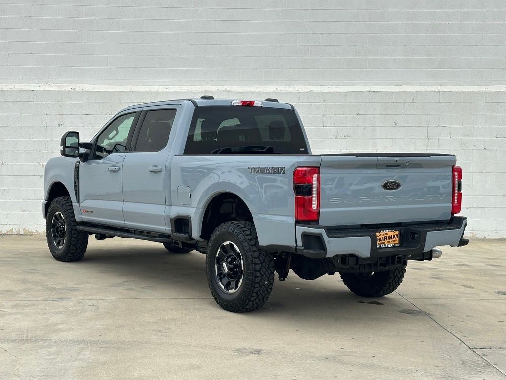 2025 Ford F-250 Lariat photo 3
