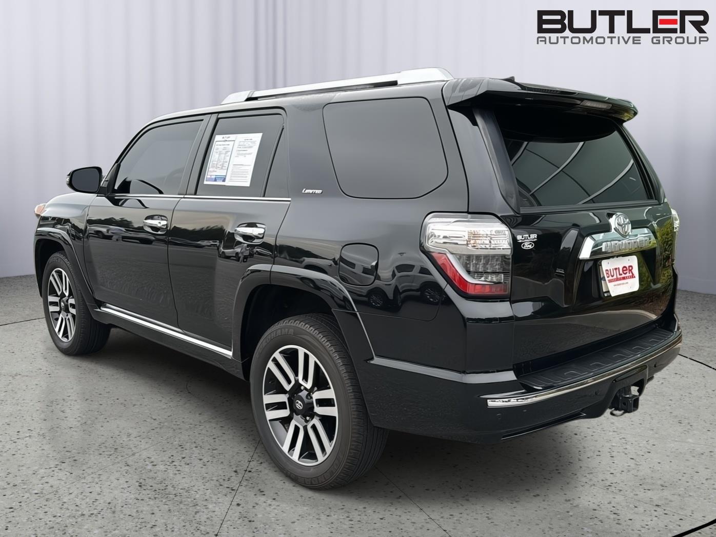 2022 Toyota 4Runner Limited photo 2