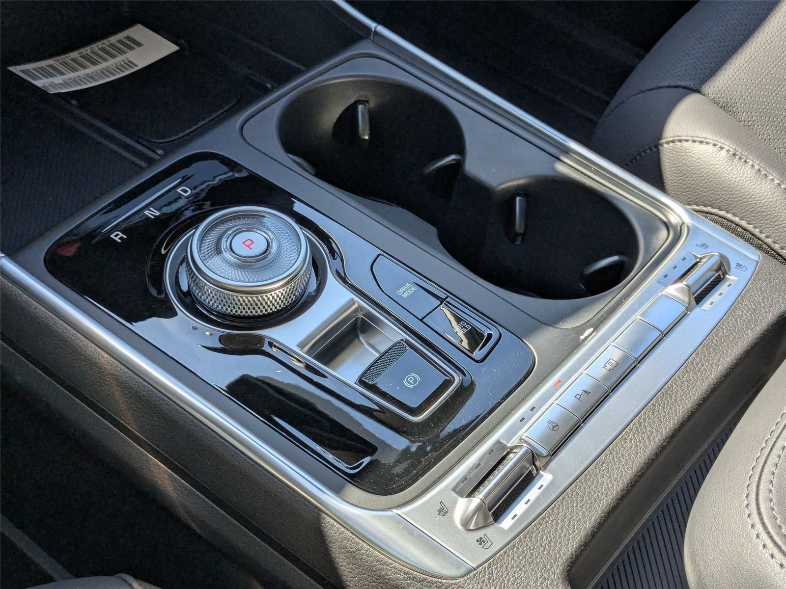 2025 Kia Carnival SX Prestige photo 25