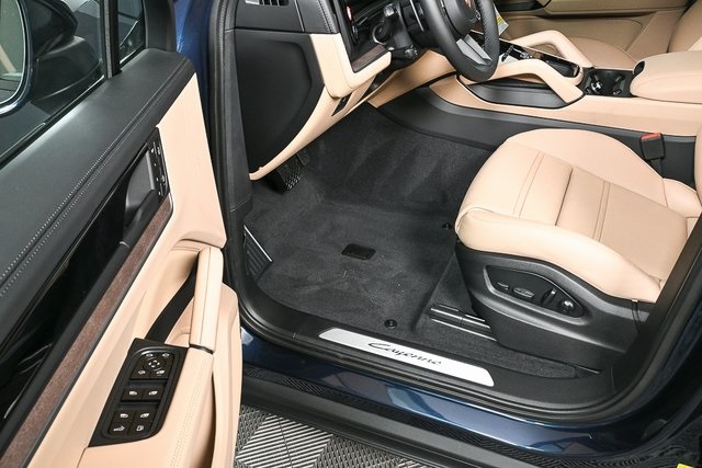 2026 Porsche Cayenne E-Hybrid Coupe photo 8