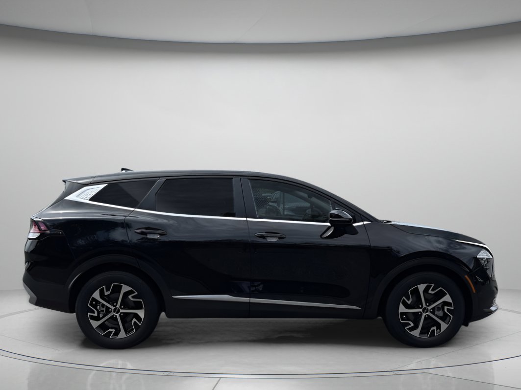 2023 Kia Sportage EX photo 2
