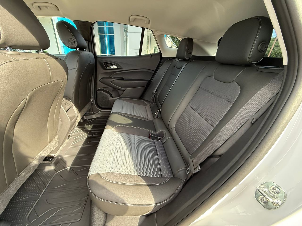 2025 Chevrolet Trax LT photo 25