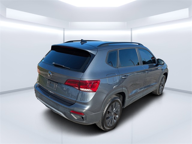 2022 Volkswagen Taos S photo 3