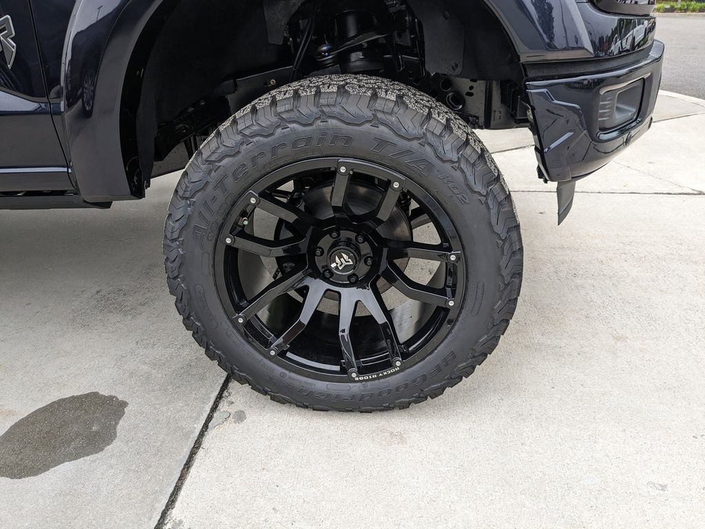 2025 Ford F-150 XLT photo 9