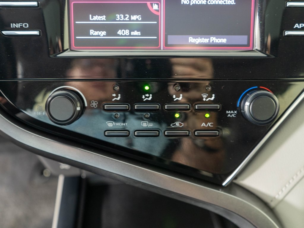 2018 Toyota Camry XLE XSE photo 19
