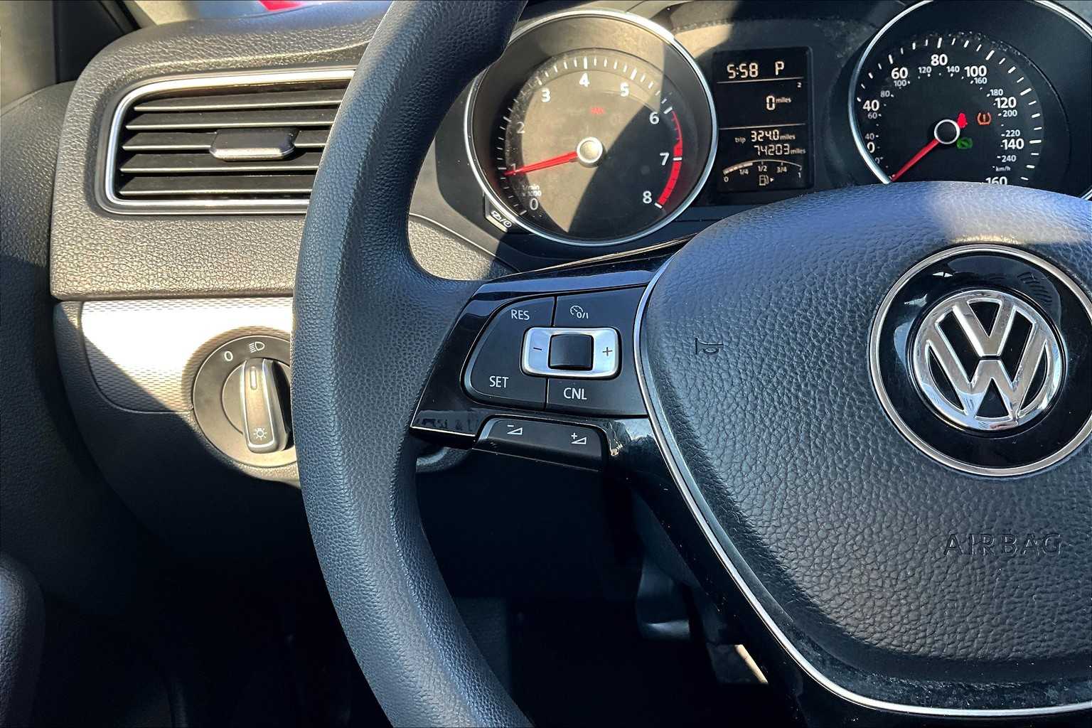 2018 Volkswagen Jetta 1.4T S photo 19