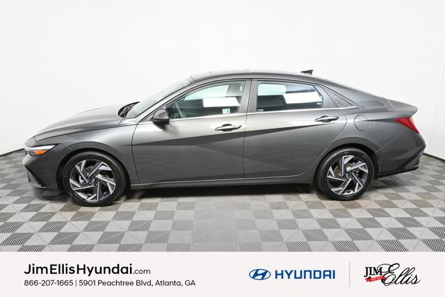 2024 Hyundai Elantra SEL Convenience photo 2