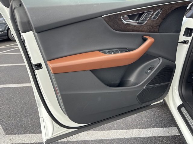 2022 Audi Q8 55 Premium Plus photo 7