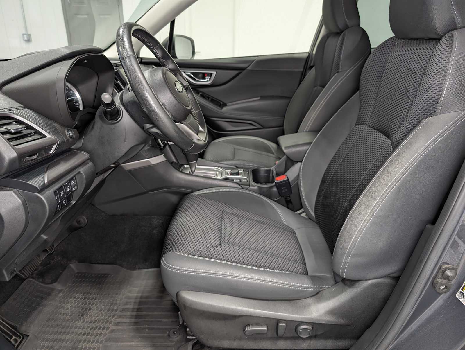 2021 Subaru Forester Premium photo 4