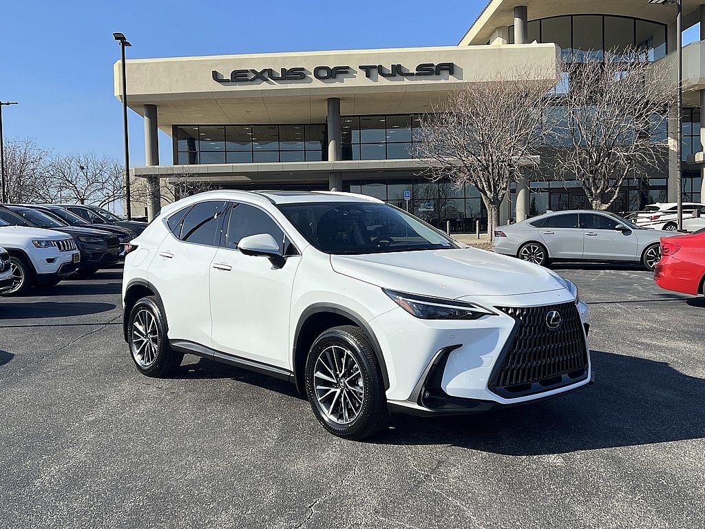 2026 Lexus NX PHEV 450h+'s photo