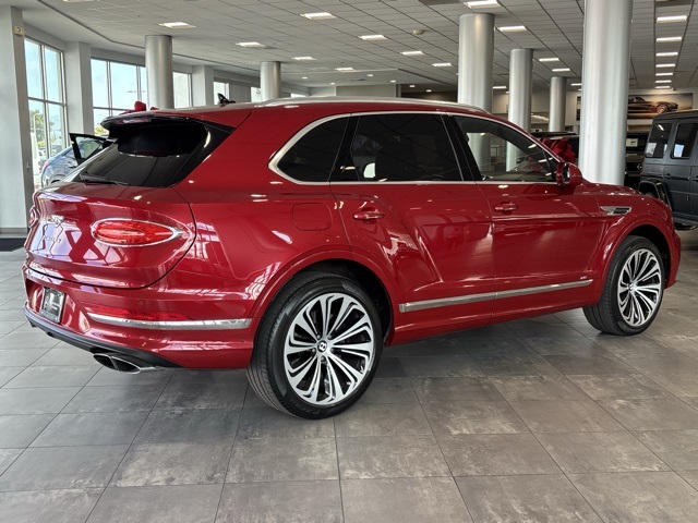 2022 Bentley Bentayga V8 photo 3
