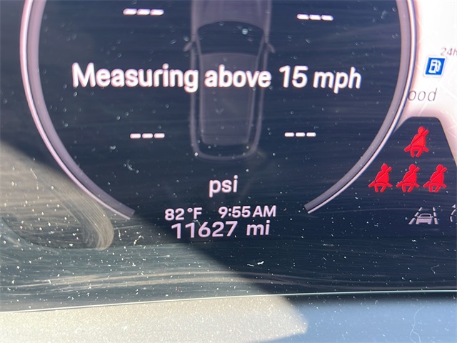 2024 Porsche Cayenne Base photo 6