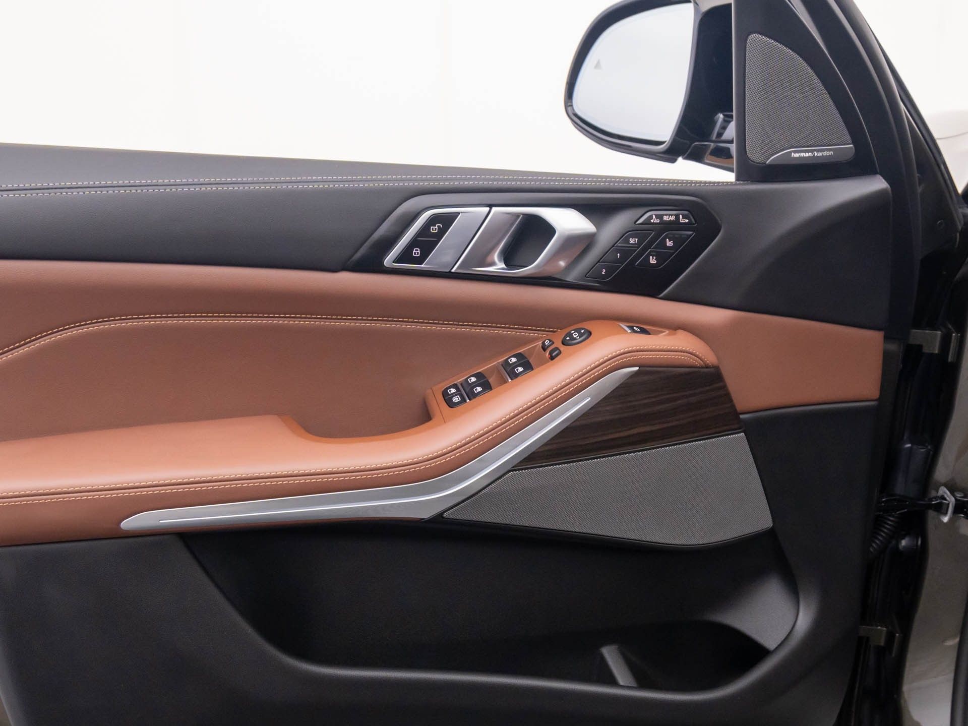 New 2026 Manhattan Green Metallic BMW M60i image 12