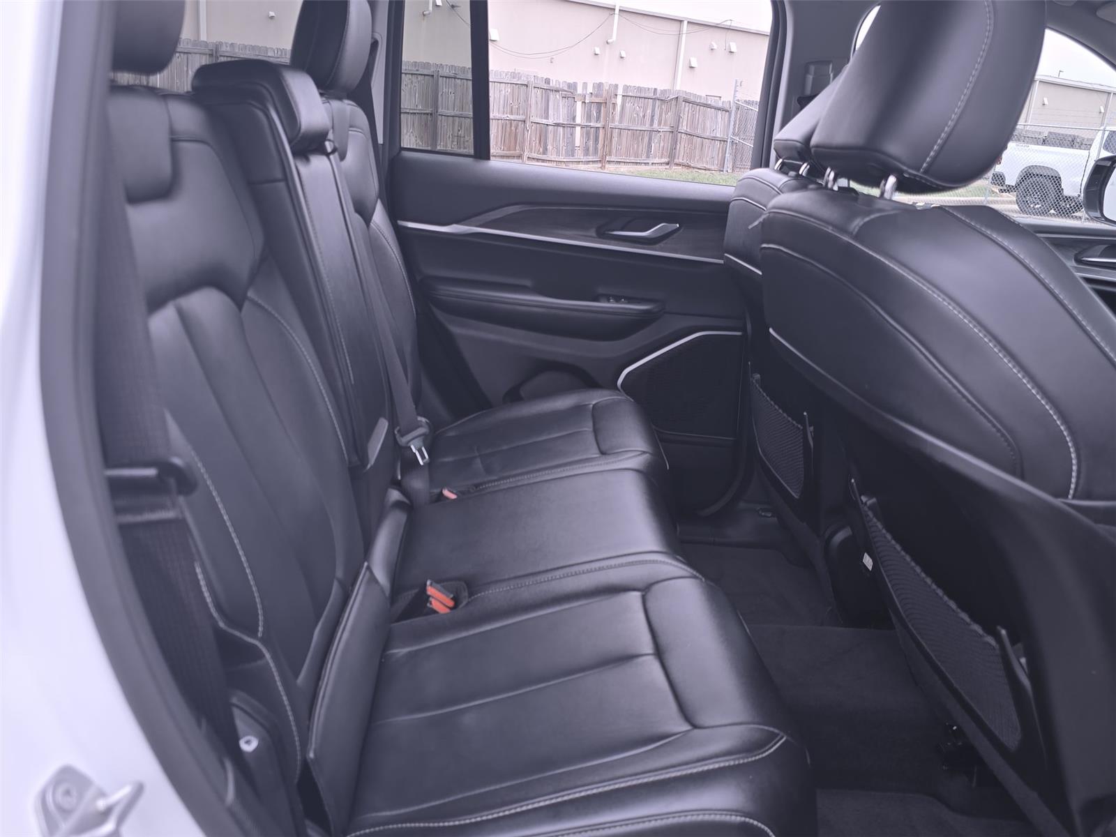 2022 Jeep Grand Cherokee Limited photo 25