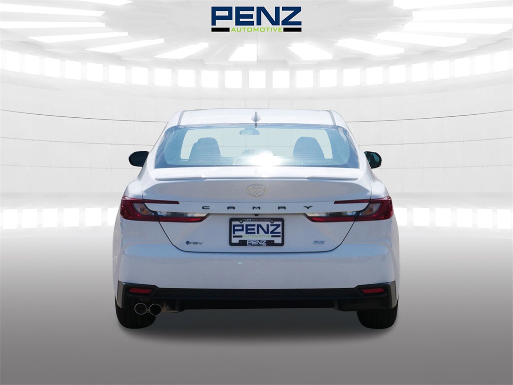 2025 Toyota Camry SE photo 6