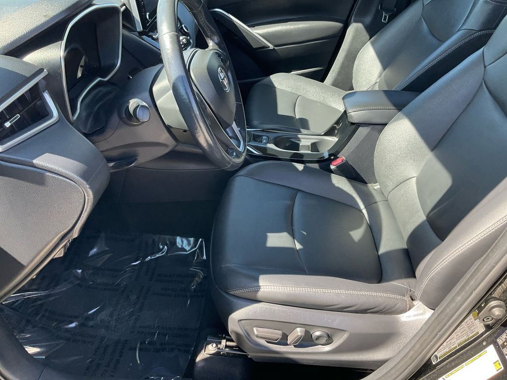 2022 Toyota Corolla Cross XLE photo 8