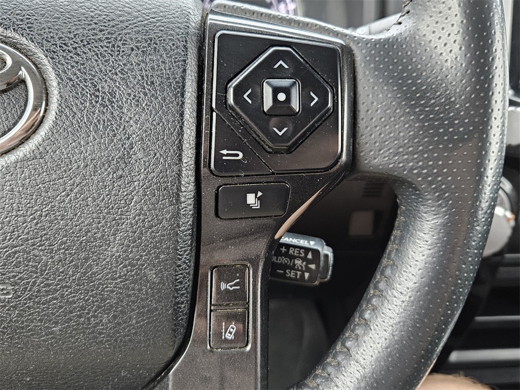 2022 Toyota 4Runner TRD Off-Road photo 22