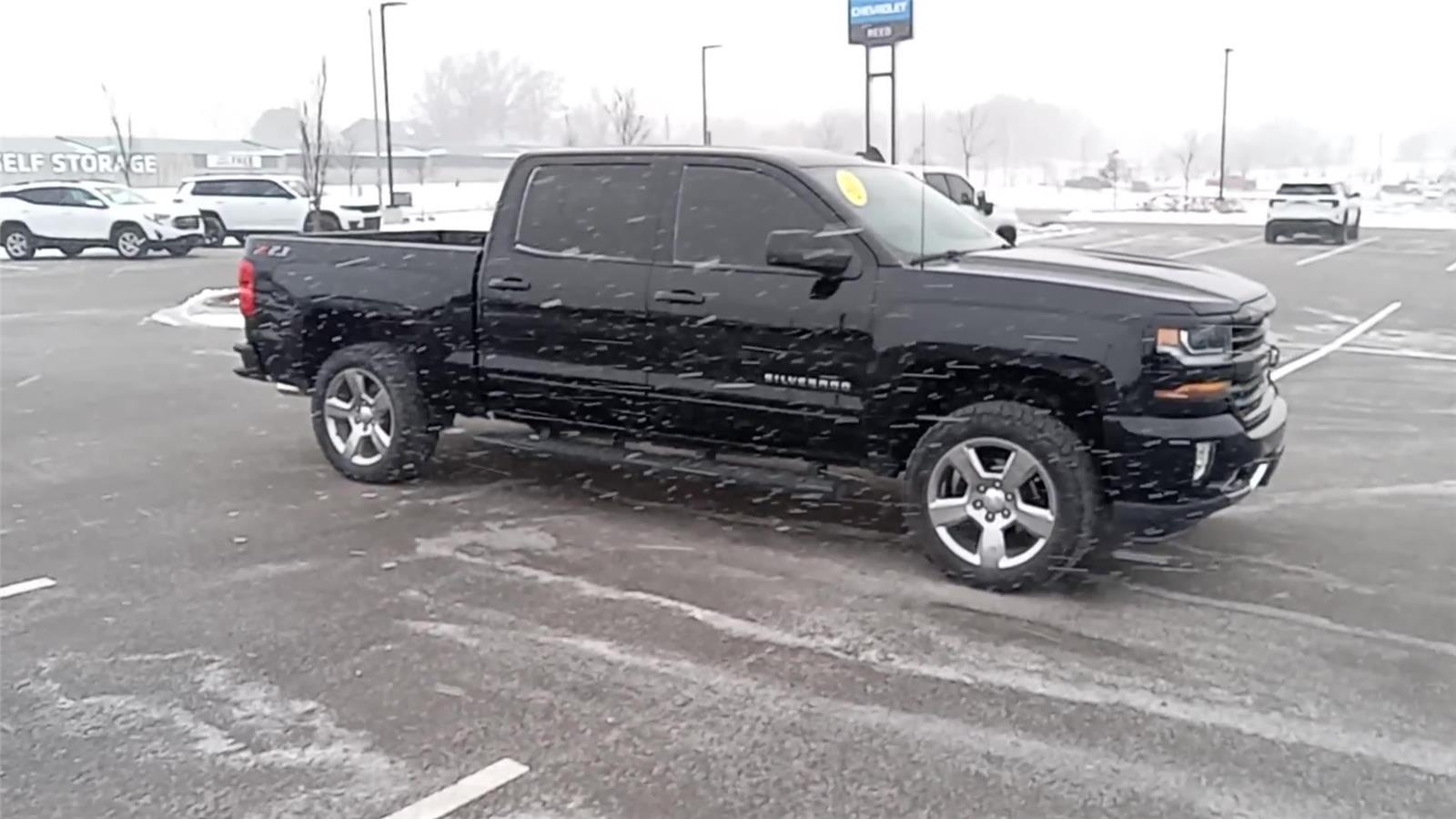 Used 2018 Chevrolet Silverado 1500 LT with VIN 3GCUKREC3JG607901 for sale in Kansas City