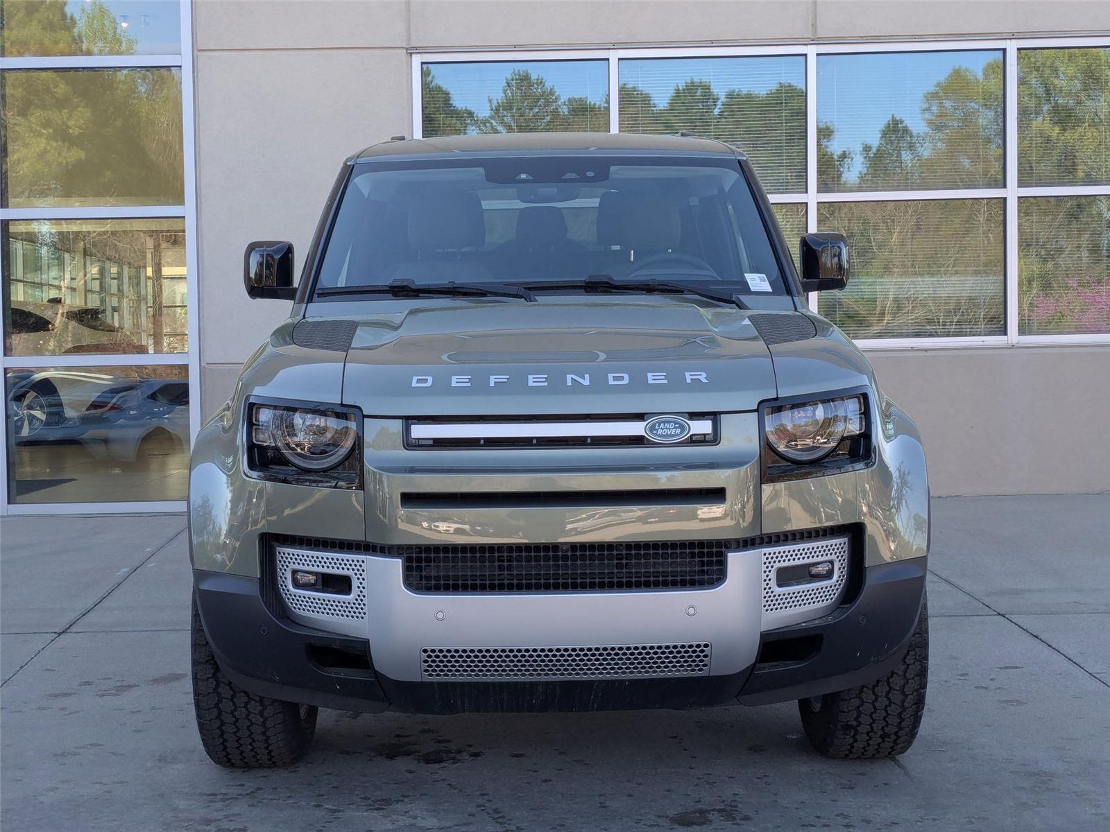 2025 Land Rover Defender 90 S photo 2