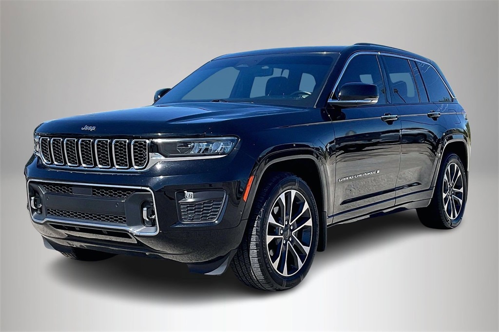 2022 Jeep Grand Cherokee Overland photo 2