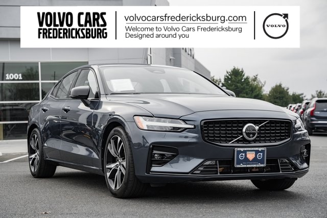 2024 Volvo S60 Plus's photo