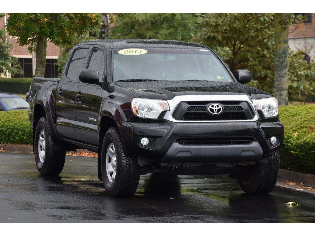 2013 Toyota Tacoma Base V6 4x4 photo 2