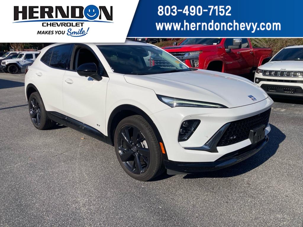 2025 Buick Envision Sport Touring's photo