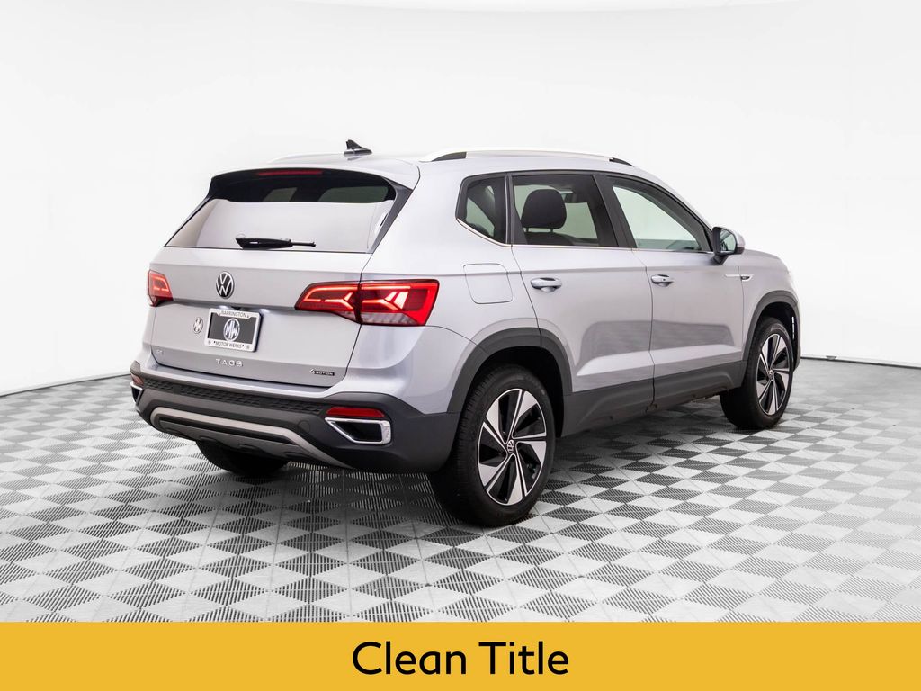 2024 Volkswagen Taos SE photo 4
