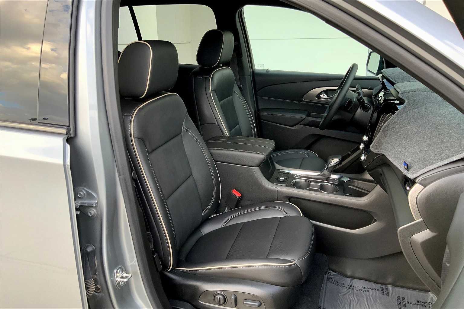 2023 Chevrolet Traverse Premier photo 8