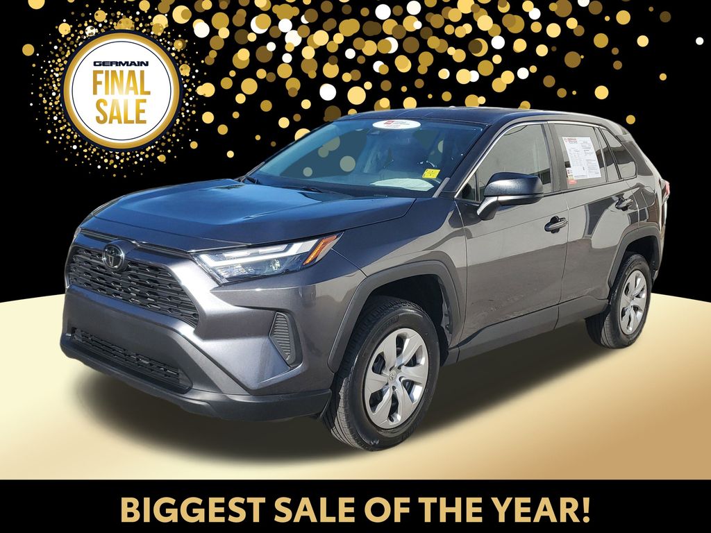 2023 Toyota RAV4 LE's photo