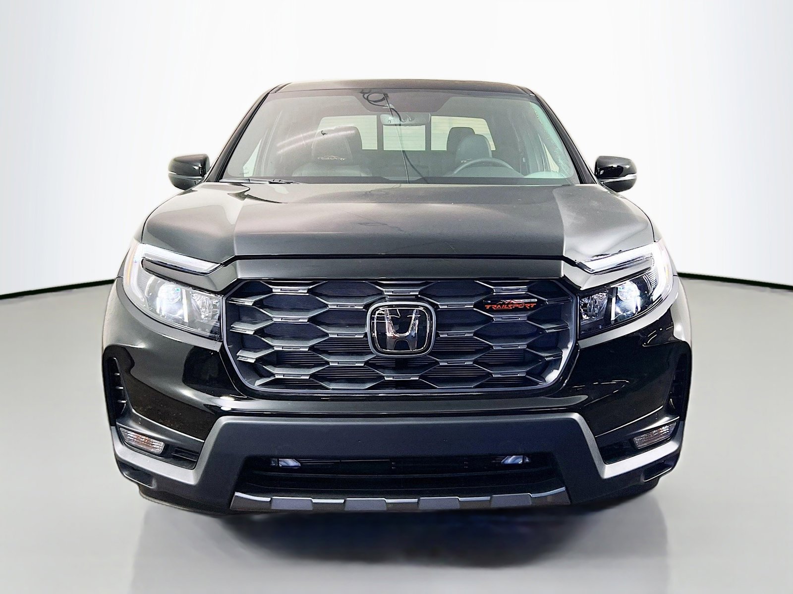 2025 Honda Ridgeline TrailSport photo 2