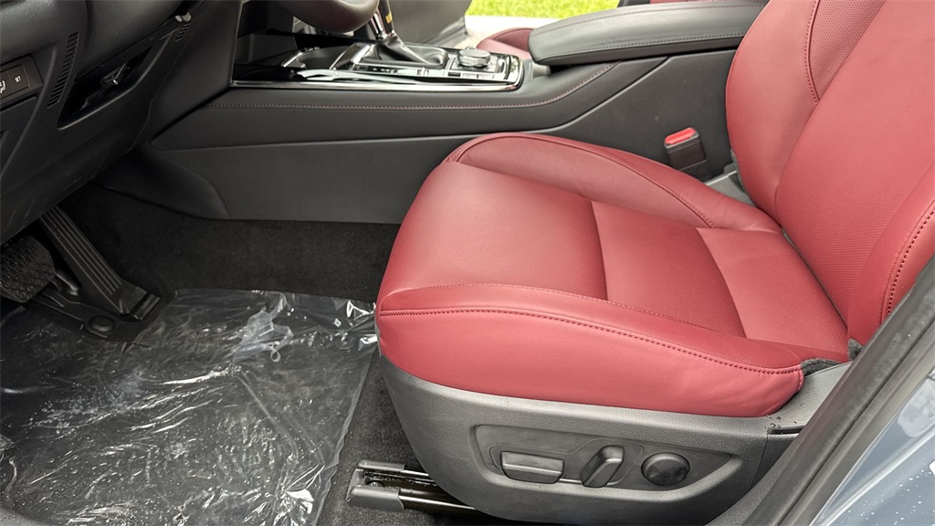 2025 Mazda CX-30 2.5 S Carbon photo 35