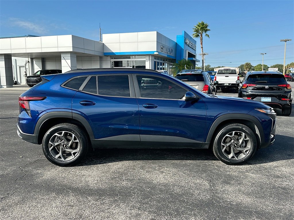 2024 Chevrolet Trax LT photo 4