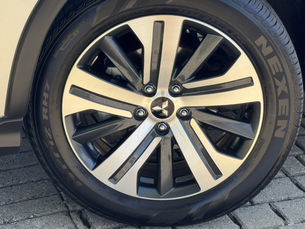 2024 Mitsubishi Outlander Sport ES LE SE photo 6