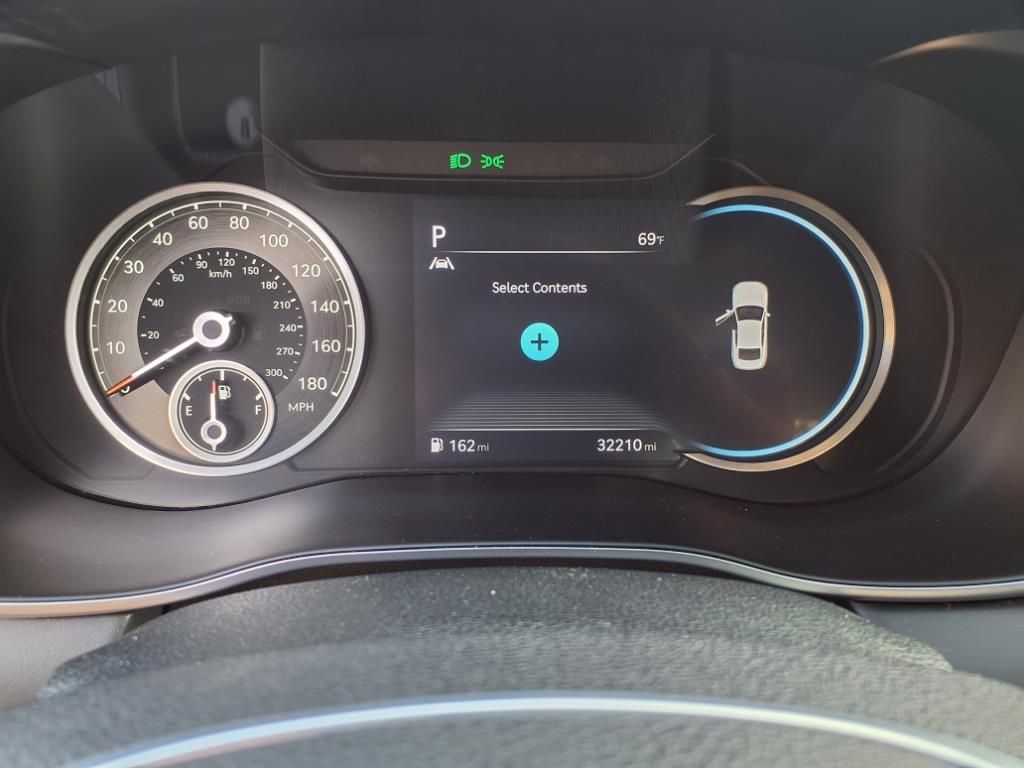 2022 Genesis G70 2.0T photo 21