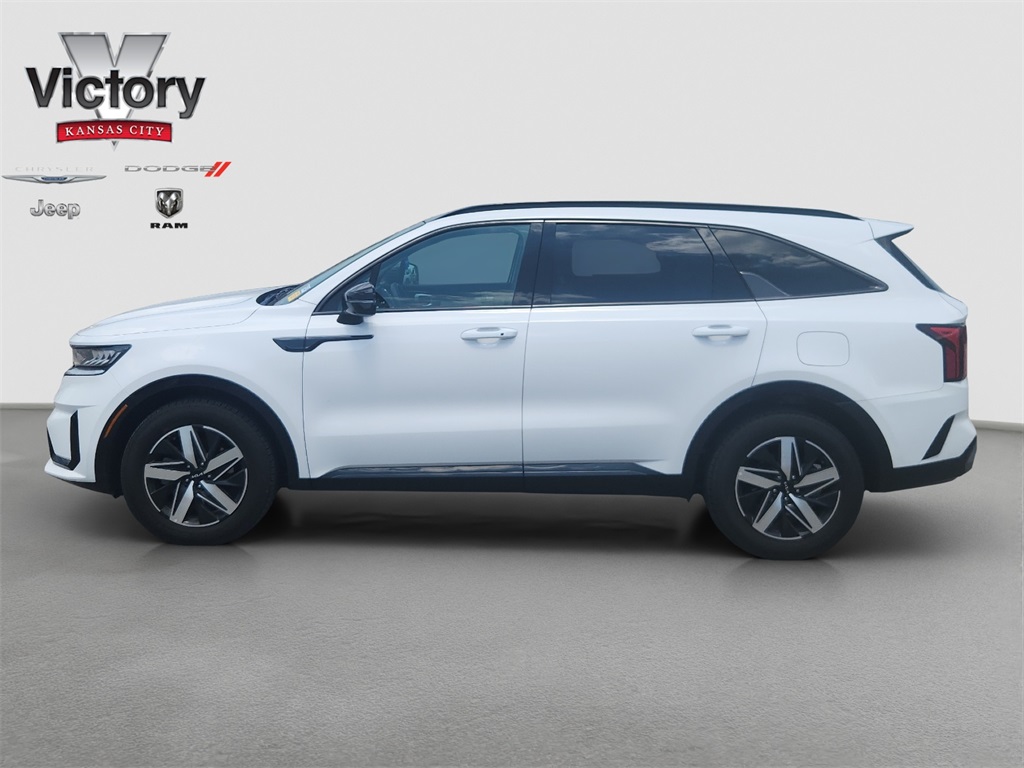 Used 2022 Kia Sorento S with VIN 5XYRL4LC2NG147112 for sale in Kansas City