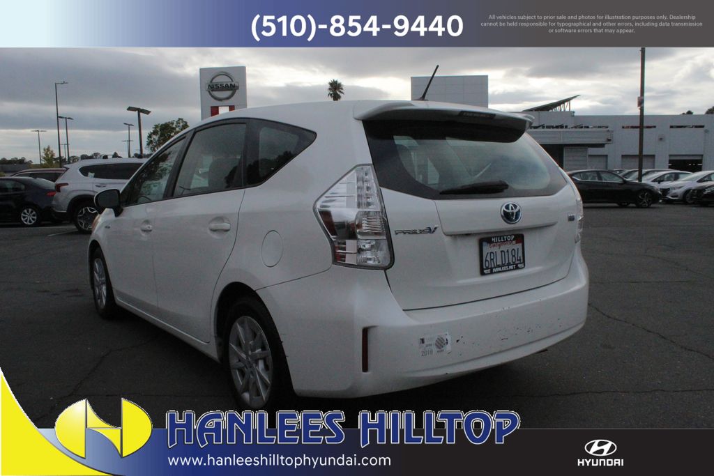 2012 Toyota Prius V Three photo 9