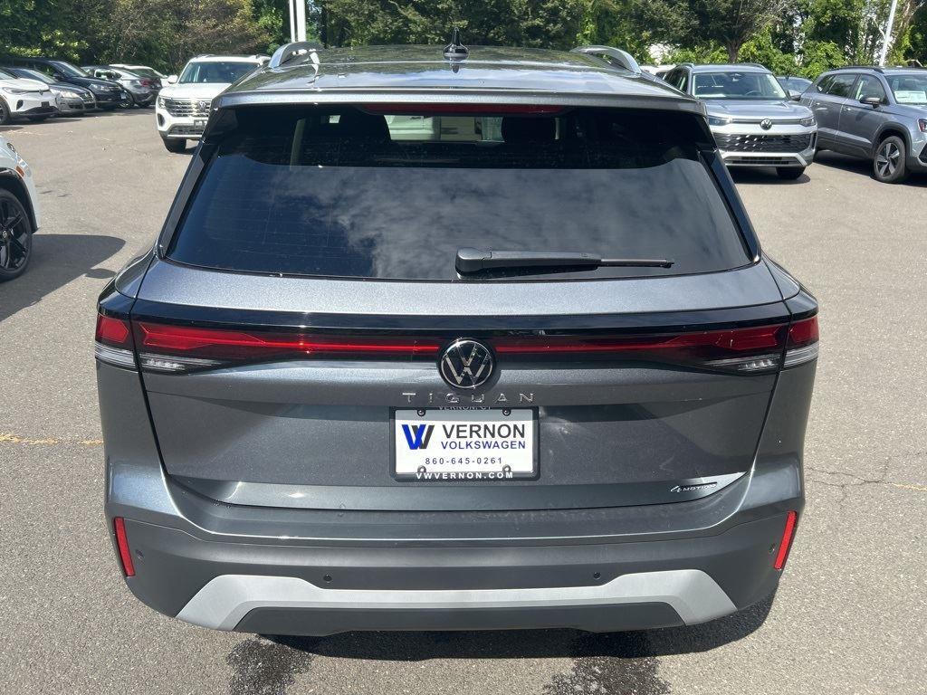 2025 Volkswagen Tiguan S photo 2