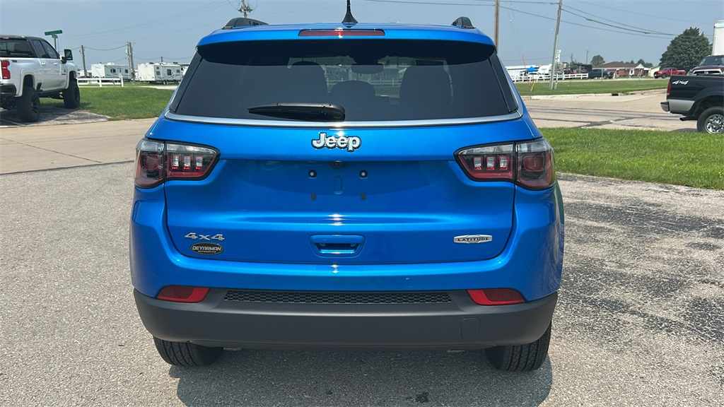 2025 Jeep Compass Latitude photo 4