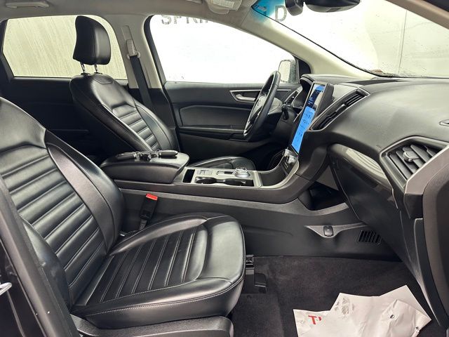 2024 Ford Edge SEL photo 4