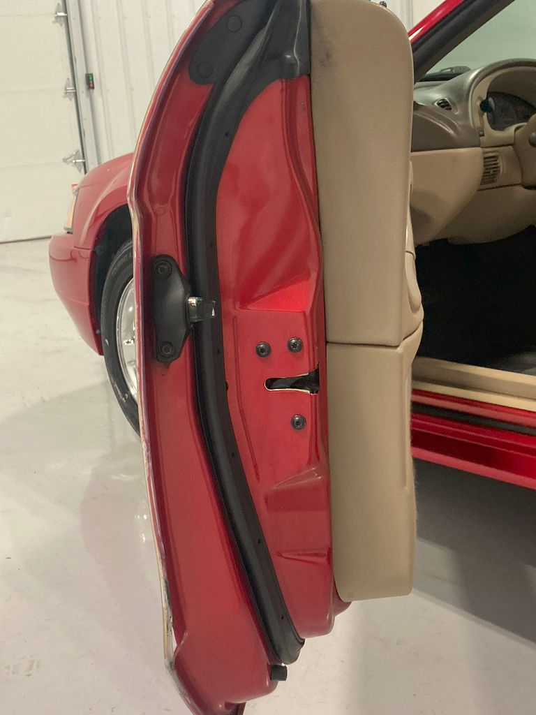 PreOwned 2000 Ford Mustang V6 2D Convertible in Williamsville CC521AA