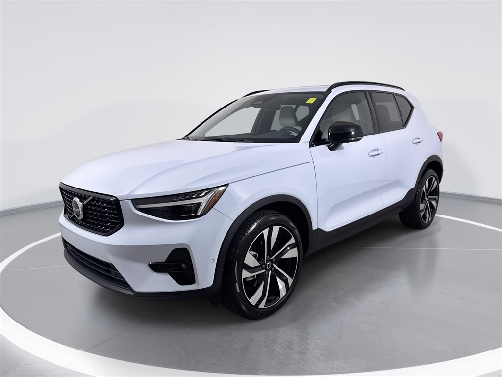 2024 Volvo XC40 Plus
