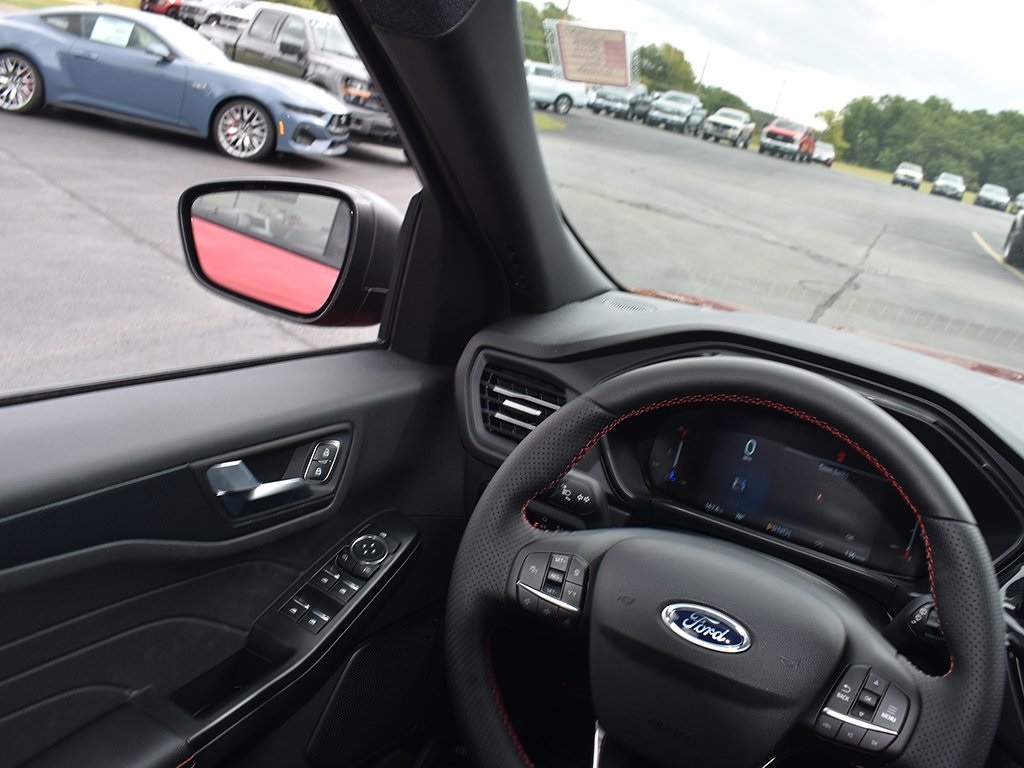 2025 Ford Escape ST-Line photo 16
