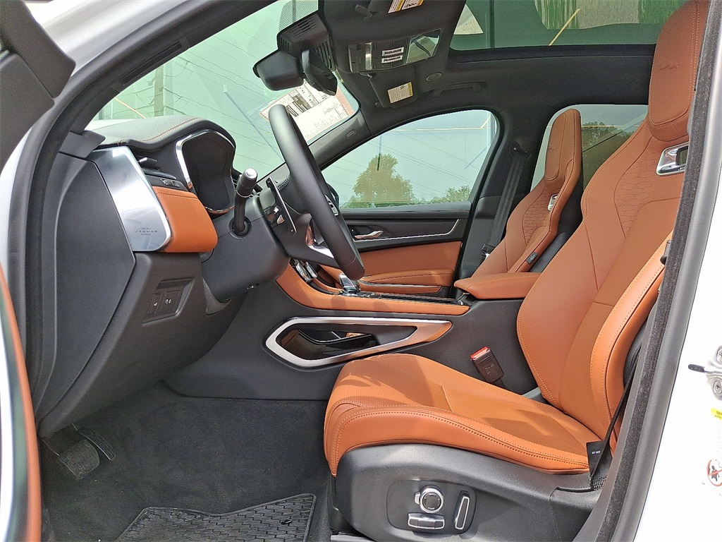2025 Jaguar F-PACE P400 R-Dynamic S photo 13