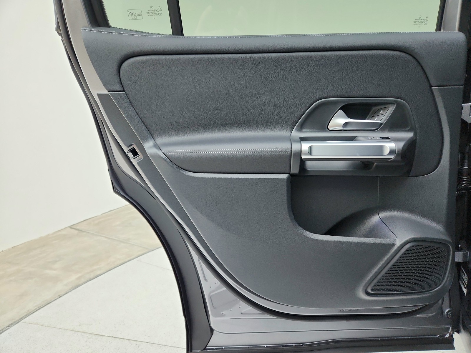 2025 Mercedes Benz GLB 250 photo 34