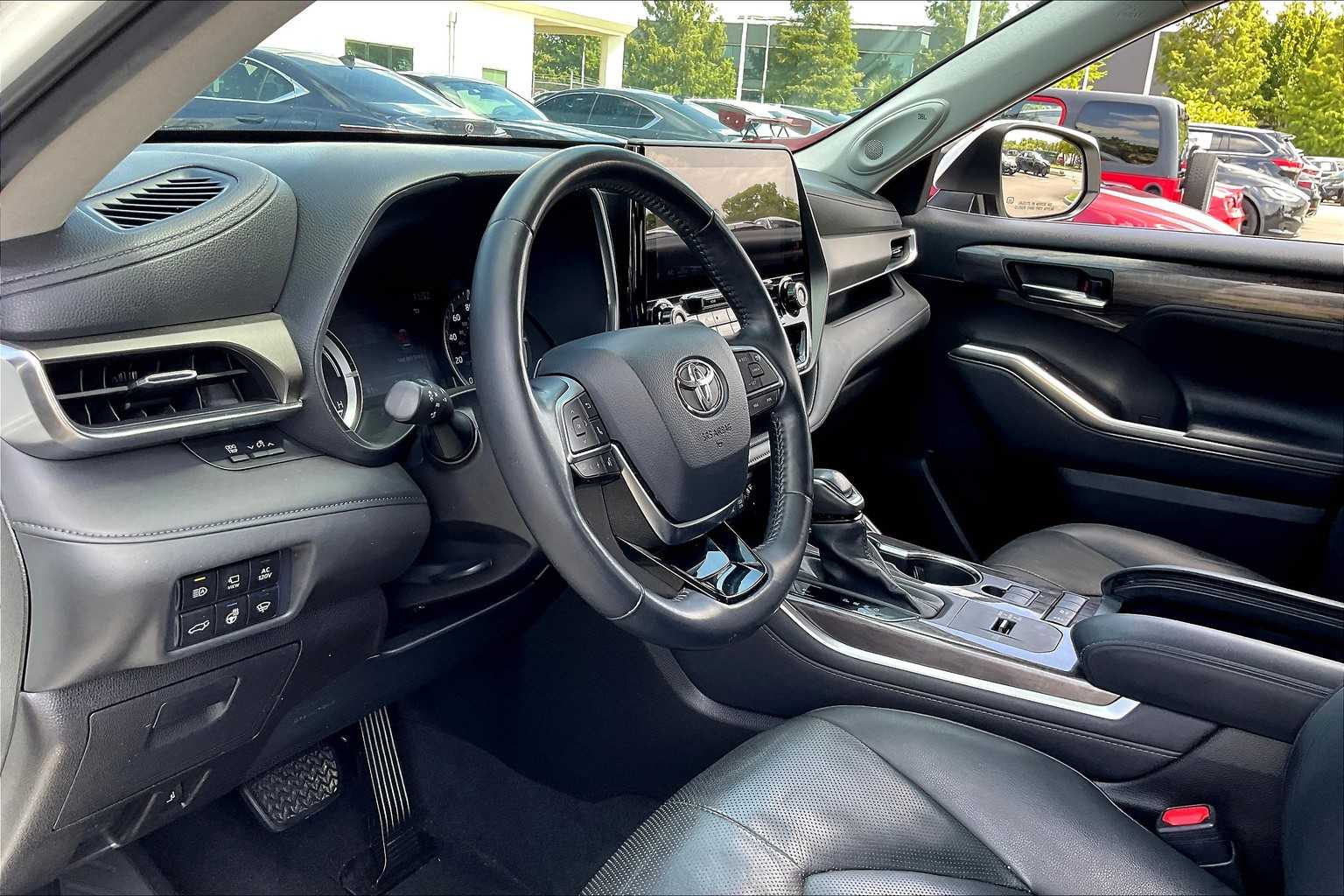 2021 Toyota Highlander Hybrid Limited photo 15