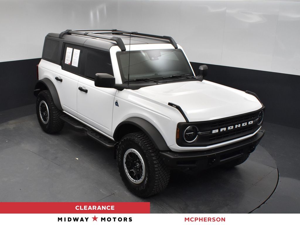 2023 Ford Bronco 4-Door Black Diamond's photo
